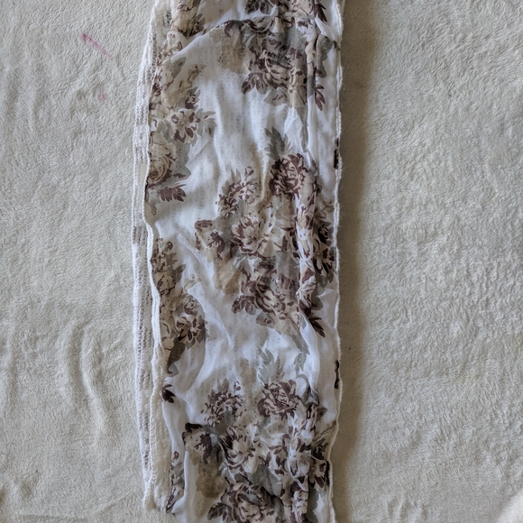Cream Flowered Infinity Scarf - Picture 4 of 5
